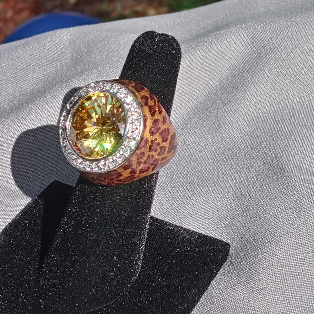 Unique ring - Picture 6 of 6